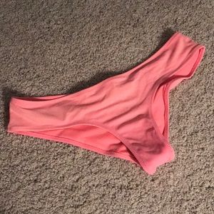 Pink VS scrunch bottoms😍